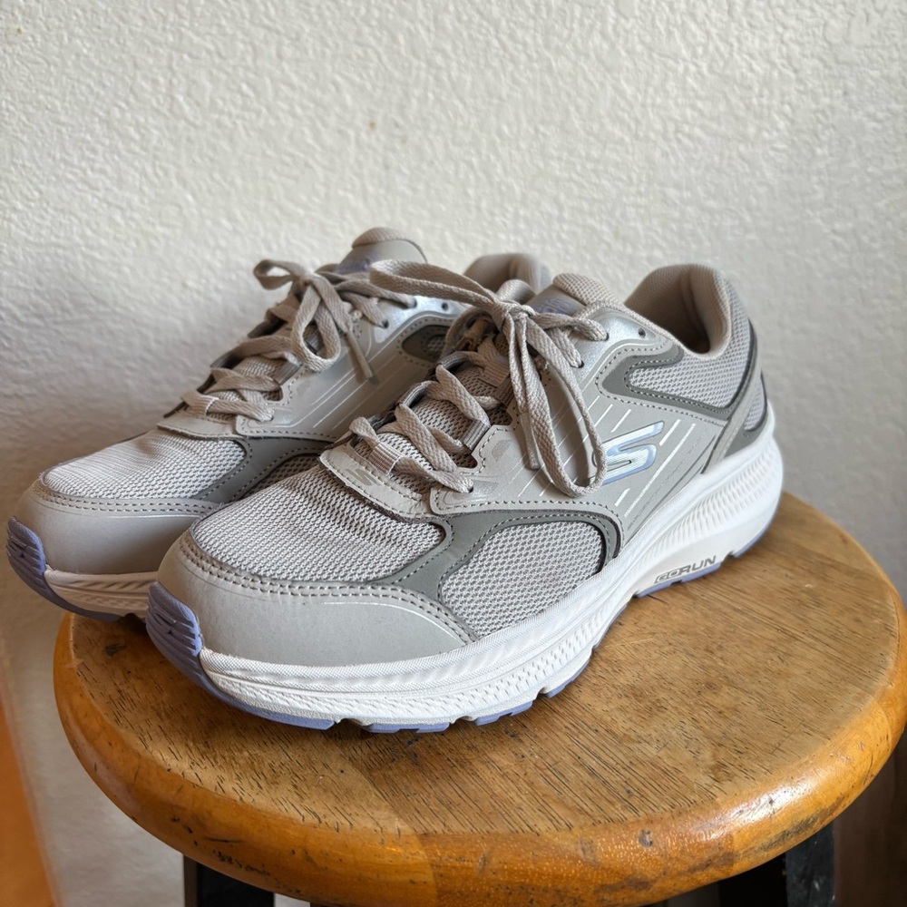 SKECHERS Go Run Consistent 2.0 Gray White Athletic Shoes Breathable Cushioned